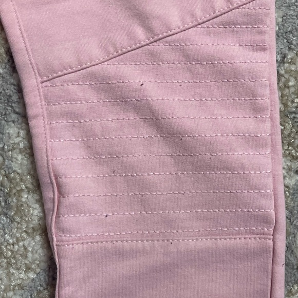 Pink jeggings with Spirit vinyl applications - Picture 6 of 10